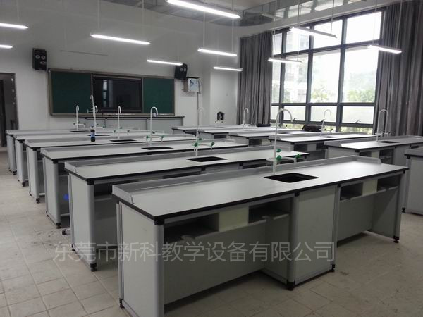 <a href='http://m.tjxblsf.com/chanpin/53-1.html' target='1' style='font-size:18px; font-weight:bold; color:#000000;'>科學(xué)實驗室</a>設(shè)備