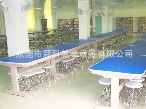 <a href='http://m.tjxblsf.com/chanpin/110-1.html' target='1' style='font-size:18px; font-weight:bold; color:#000000;'>圖書閱覽室</a>8