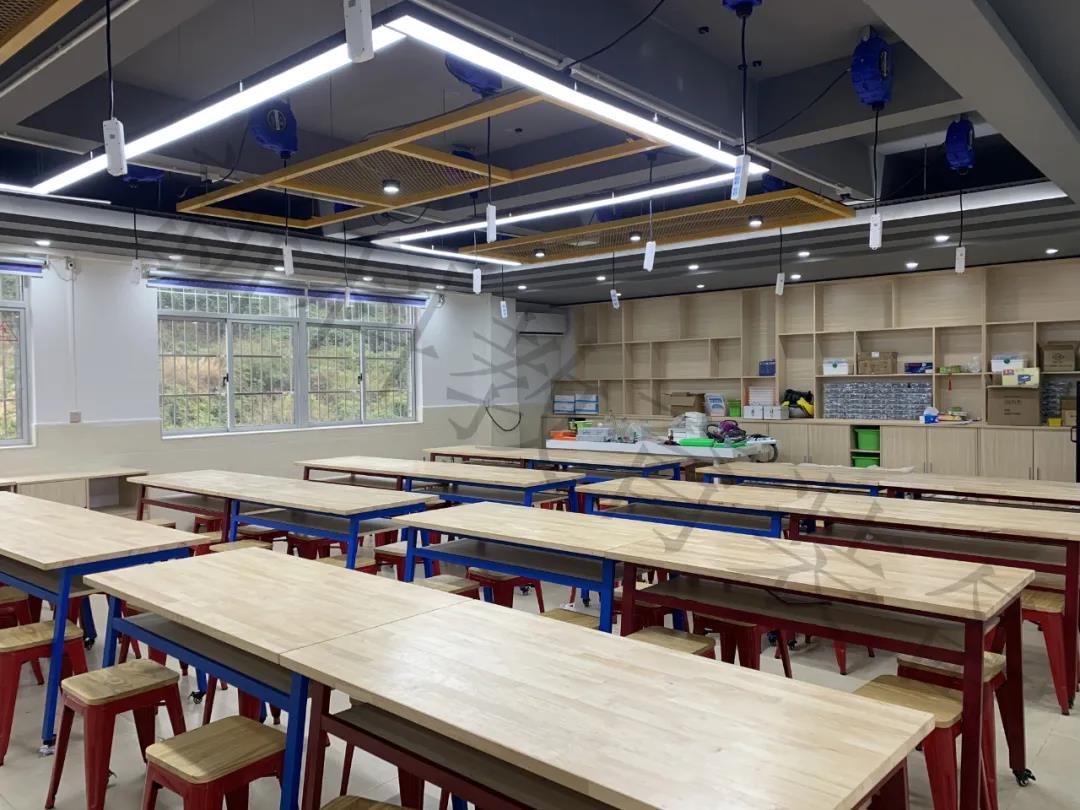 <a href='http://m.tjxblsf.com' target='1' style='font-size:14px; font-weight:bold; color:#0080ff;'>創客實驗室</a>