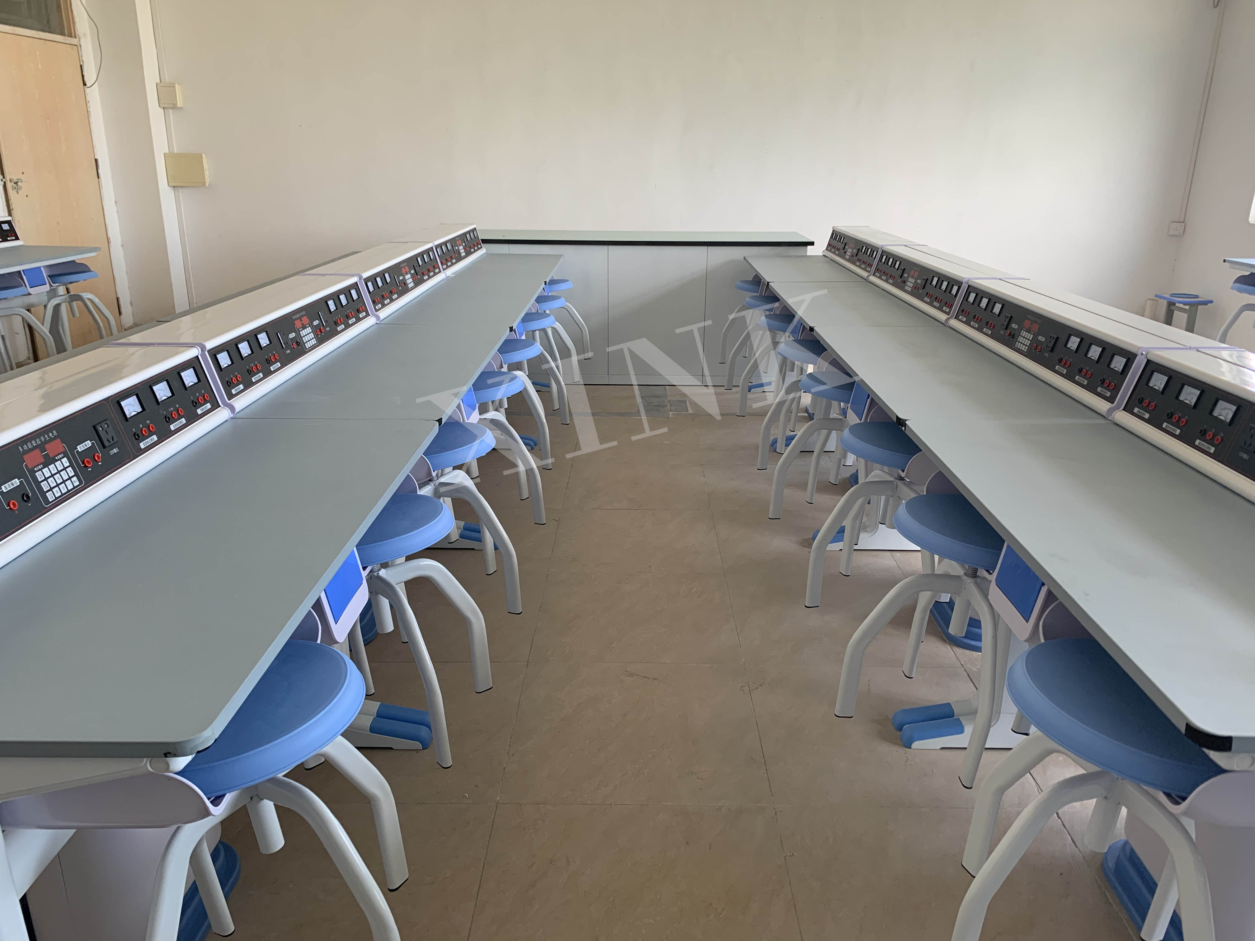 <a href='http://m.tjxblsf.com/' target='1' style='font-size:14px; font-weight:bold; color:#0080ff;'>物理實驗室</a>