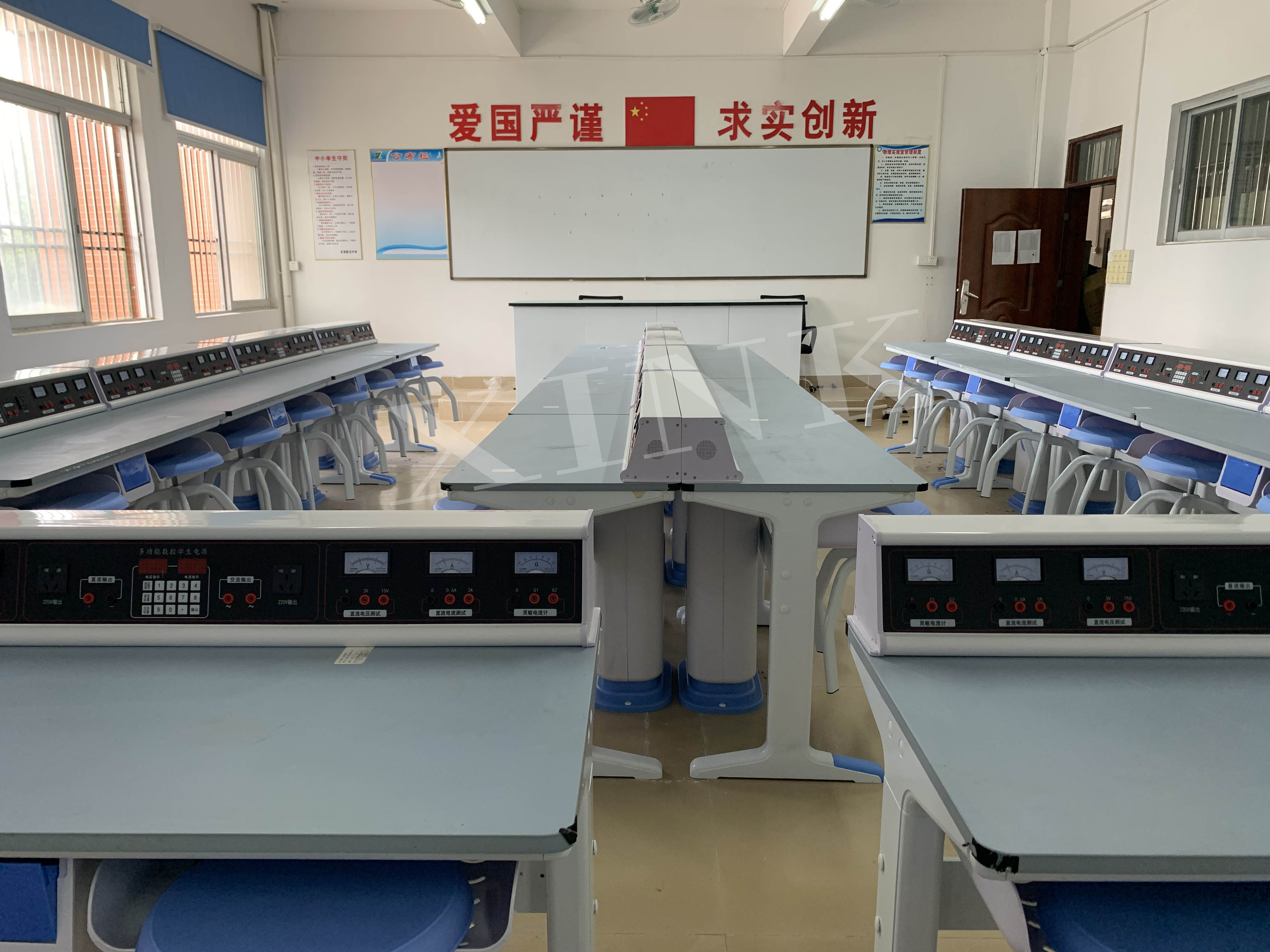 <a href='http://m.tjxblsf.com/' target='1' style='font-size:14px; font-weight:bold; color:#0080ff;'>物理實驗室</a>