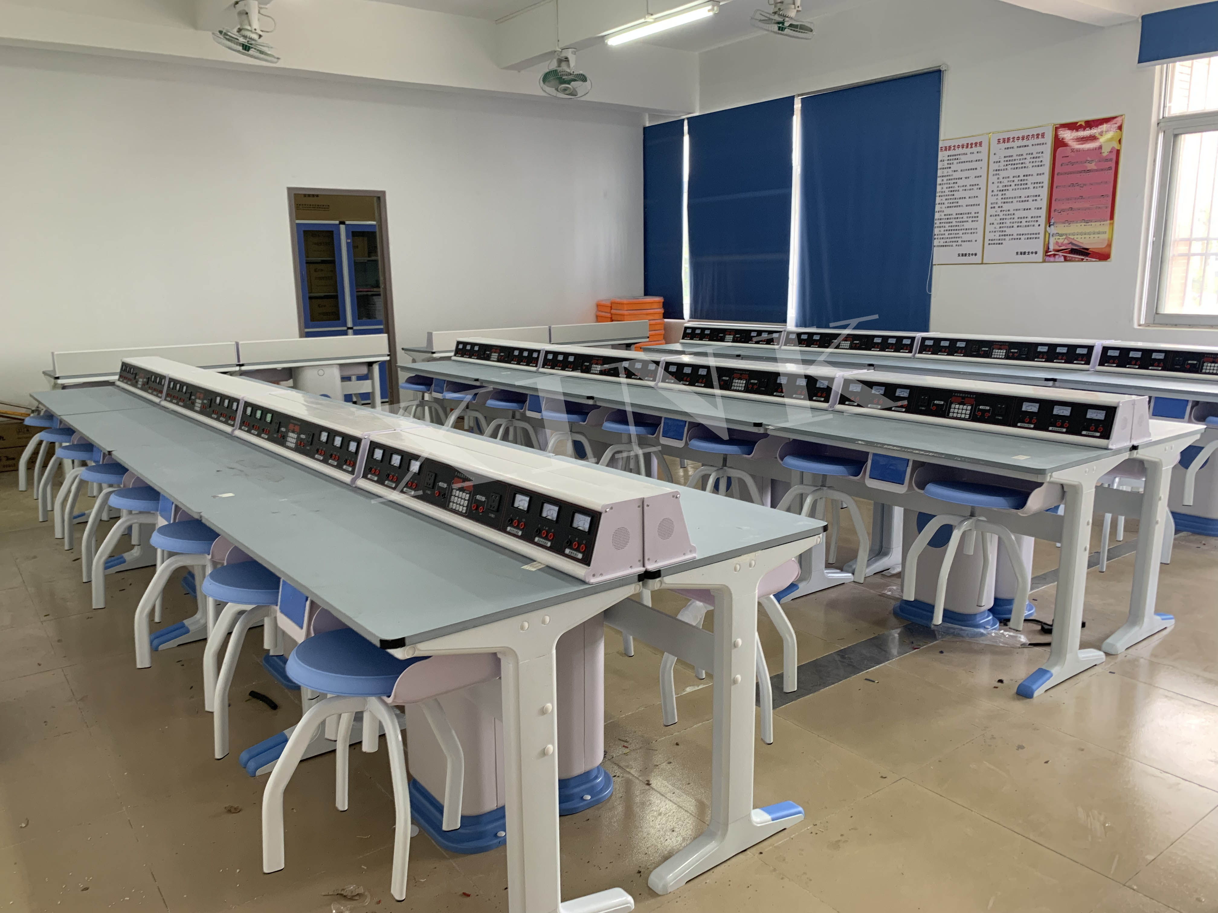 <a href='http://m.tjxblsf.com/' target='1' style='font-size:14px; font-weight:bold; color:#0080ff;'>物理實驗室</a>