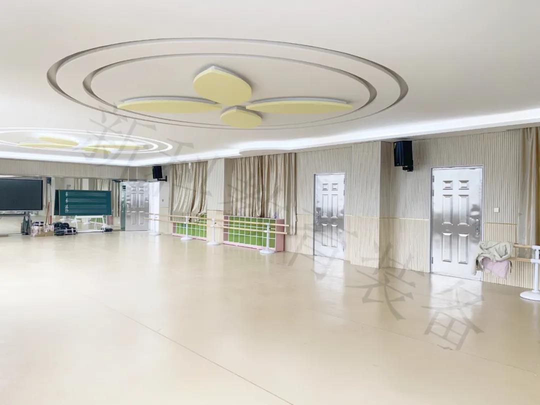 <a href='http://m.tjxblsf.com/chanpin/59-1.html' target='1' style='font-size:18px; font-weight:bold; color:#000000;'>舞蹈室</a>