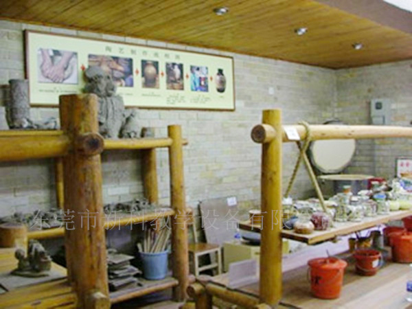 <a href='http://m.tjxblsf.com/chanpin/55-1.html' target='1' style='font-size:18px; font-weight:bold; color:#000000;'>陶藝功能室</a>