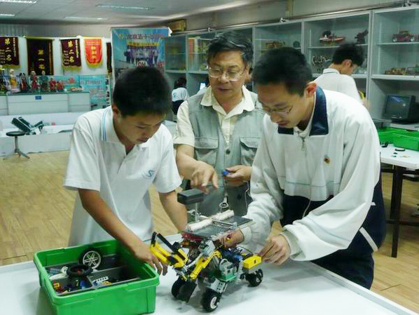 <a href='http://m.tjxblsf.com/chanpin/60-1.html' target='1' style='font-size:18px; font-weight:bold; color:#000000;'>機器人功能室</a>5