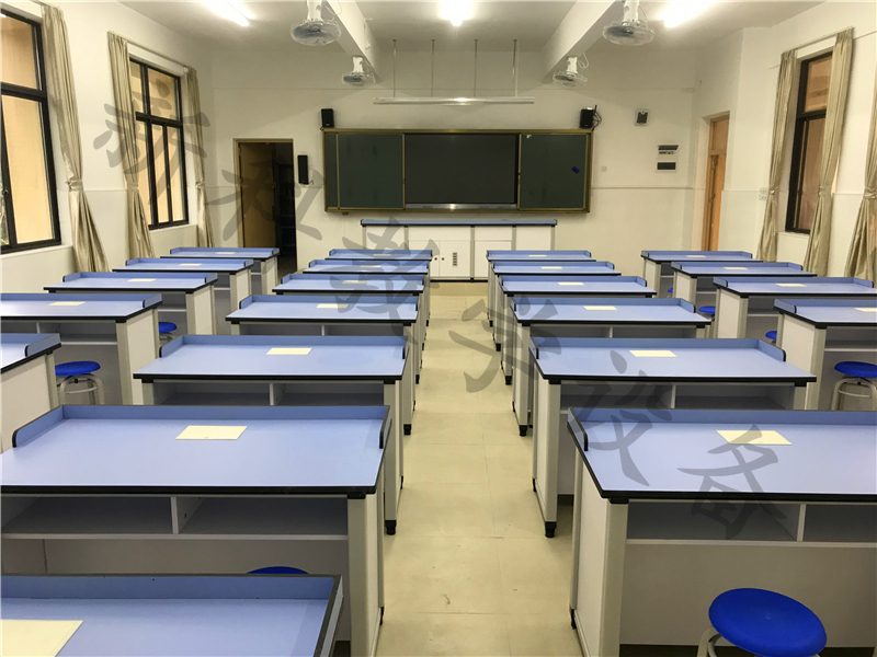 <a href='http://m.tjxblsf.com/' target='1' style='font-size:14px; font-weight:bold; color:#0080ff;'>物理實(shí)驗(yàn)室</a>