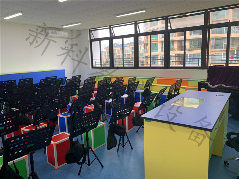 <a href='http://m.tjxblsf.com/chanpin/58-1.html' target='1' style='font-size:18px; font-weight:bold; color:#000000;'>音樂功能室</a>