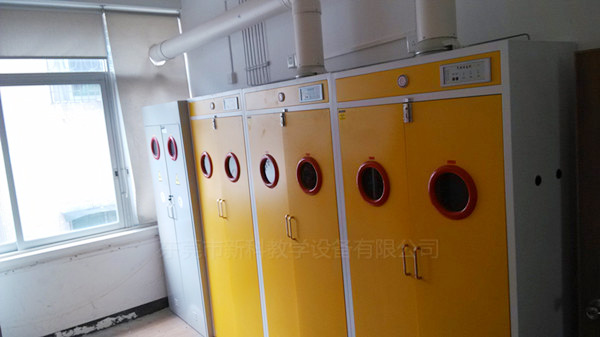 <a href='http://m.tjxblsf.com/products/67-1.html' target='1' style='font-size:18px; font-weight:bold; color:#000000;'>氣瓶柜</a>案例